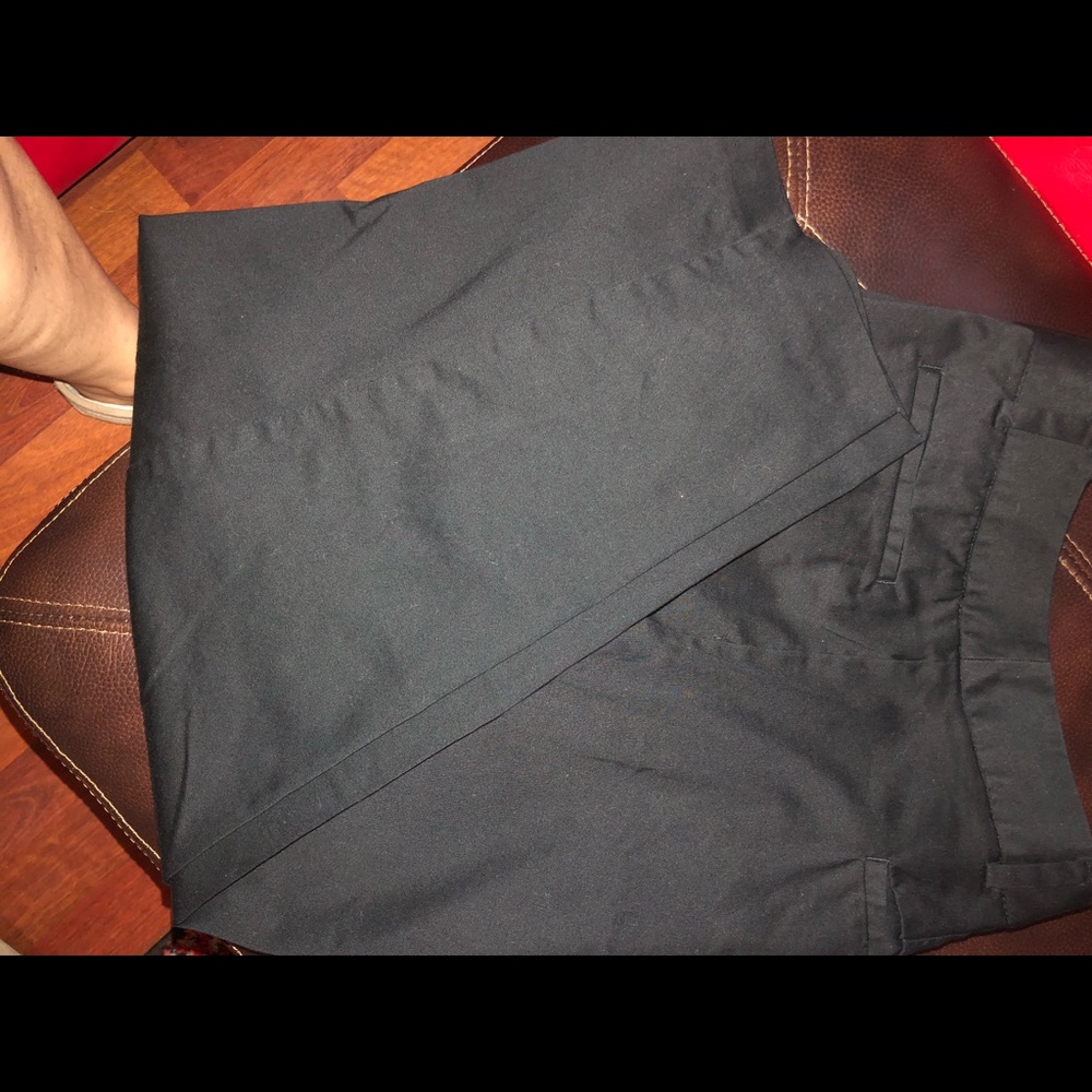 18 Women’s 212 collection natural fit black Capri